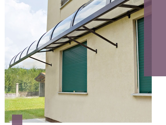 Козырьки над окнами в Новотроицке — изготовление и монтаж по выгоде