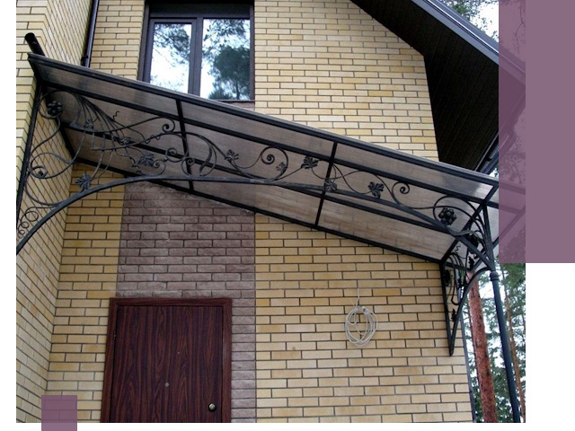 Односкатные козырьки из металла под ключ в Новотроицке